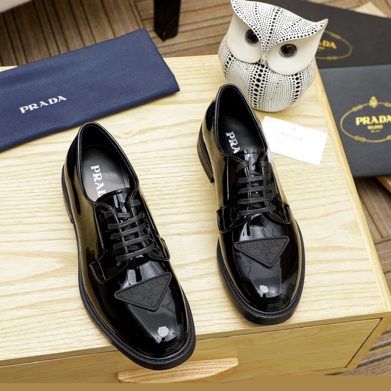 Pra*a leather shoes